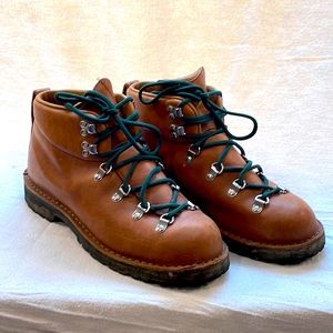 Danner Mountain Trail boots size 8